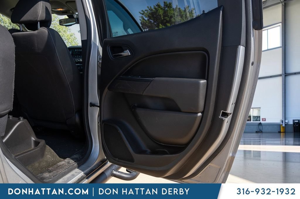 Used 2017 Chevrolet Colorado LT w/ LT Convenience Package RWD image 18
