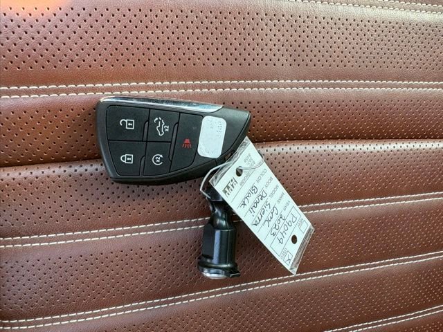 Used 2023 GMC Sierra 1500 Denali Ultimate AWD/4WD image 6