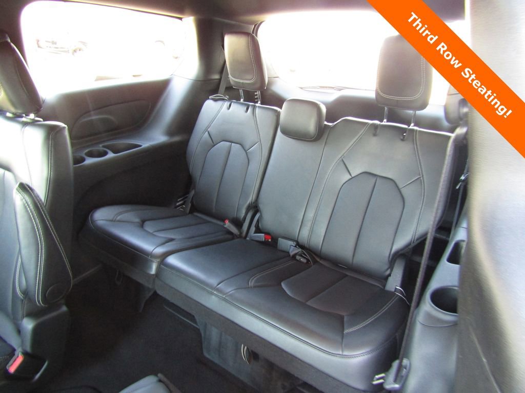 Used 2025 Chrysler Pacifica Select FWD image 20