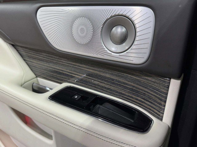 Used 2020 Lincoln Navigator L Black Label w/ Cargo Convenience Package image 41