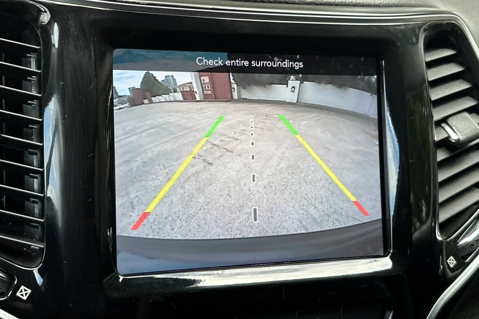 Used 2020 Jeep Cherokee Limited w/ Advanced Safety Group FWD image 24