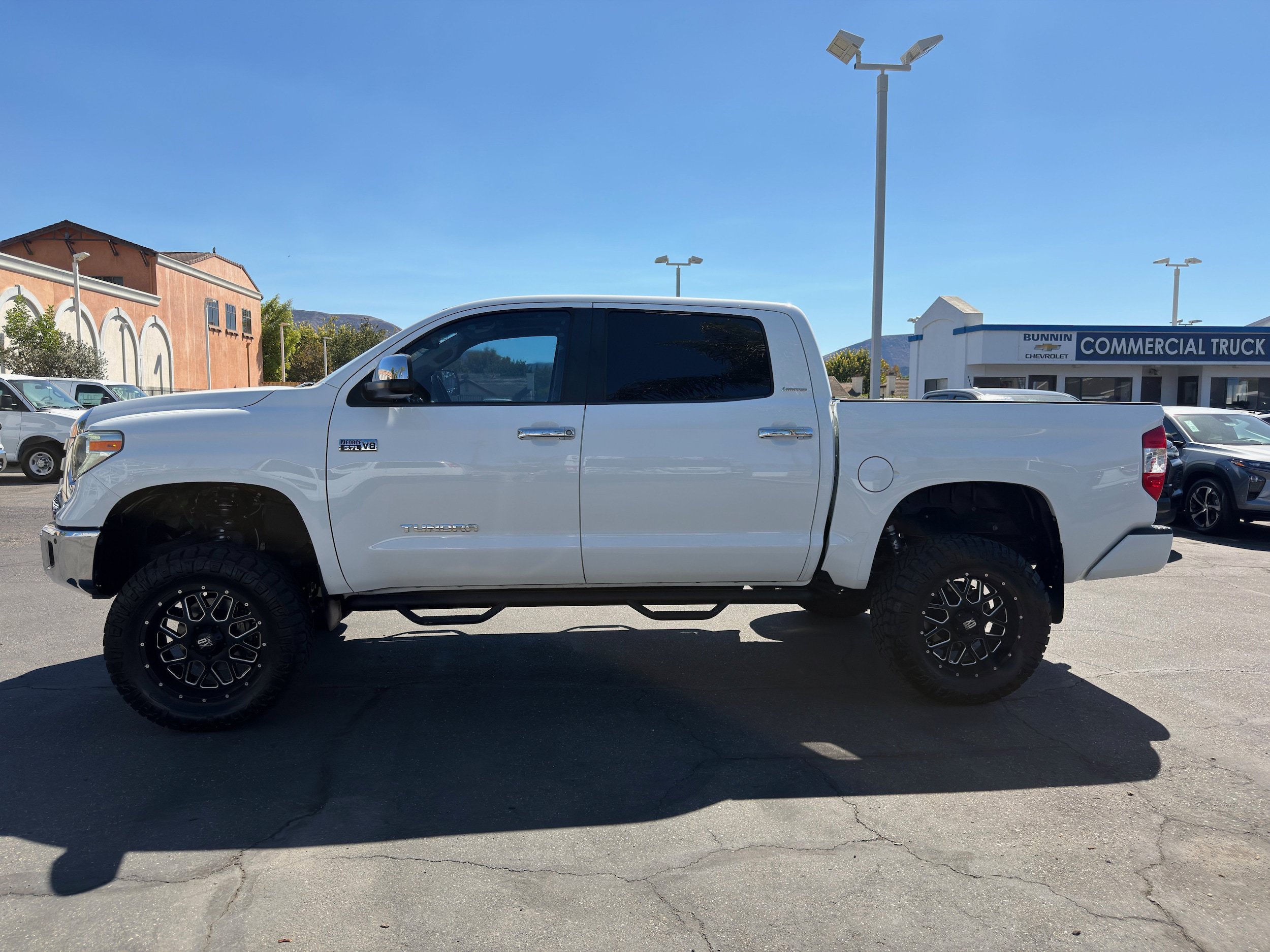 Used 2018 Toyota Tundra Limited w/ Limited Premium Package AWD/4WD image 5