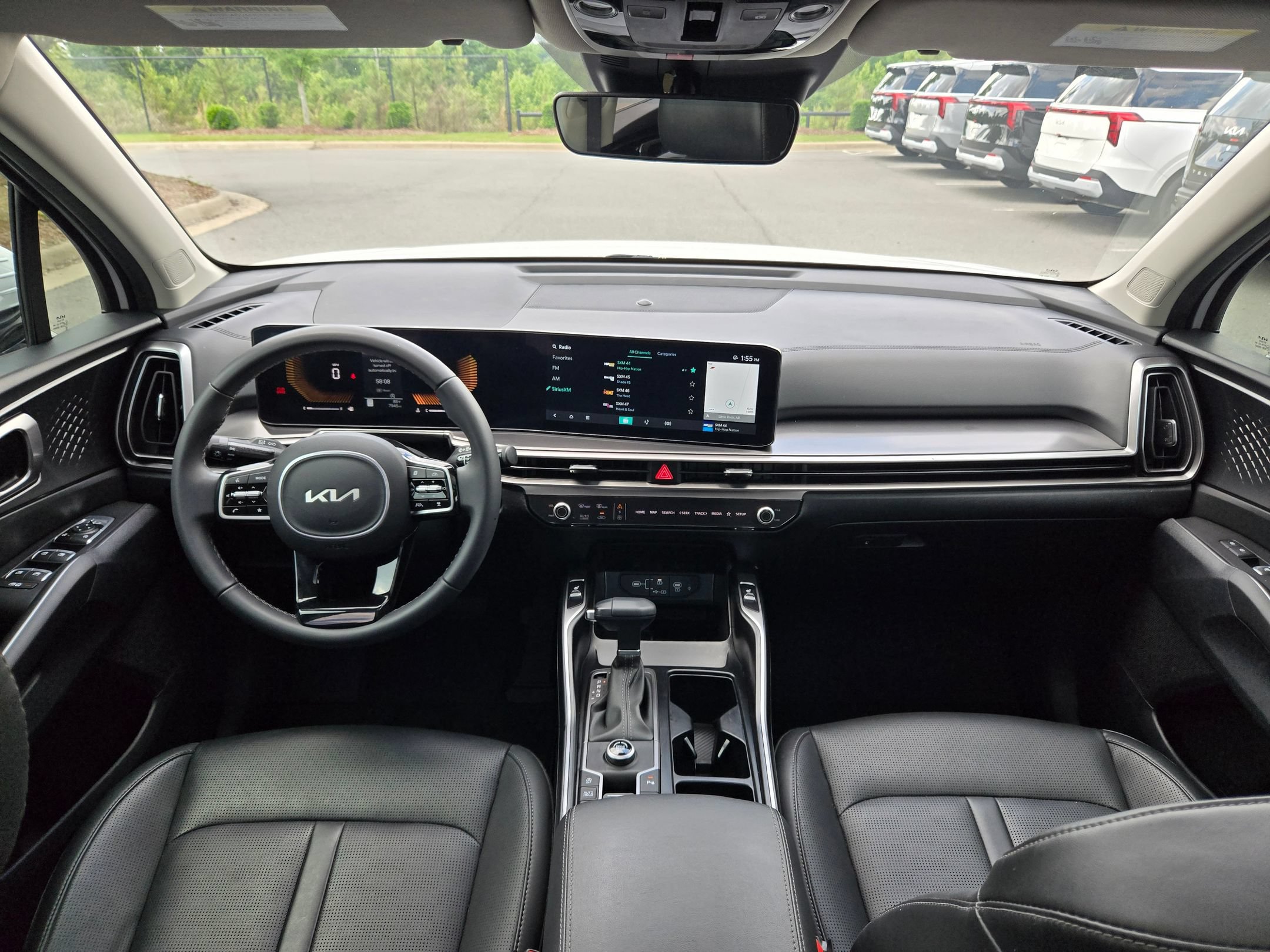 Used 2025 Kia Sorento S w/ Panoramic Sunroof Package FWD image 10