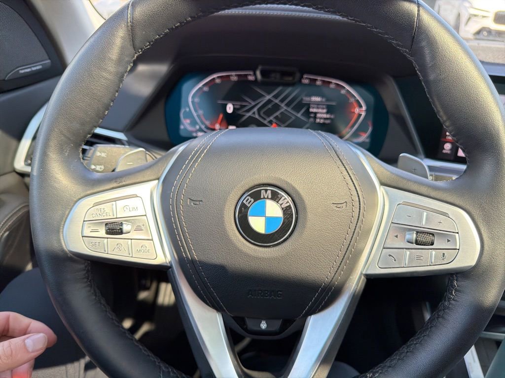 Used 2022 BMW X7 xDrive40i w/ Premium Package AWD/4WD image 6