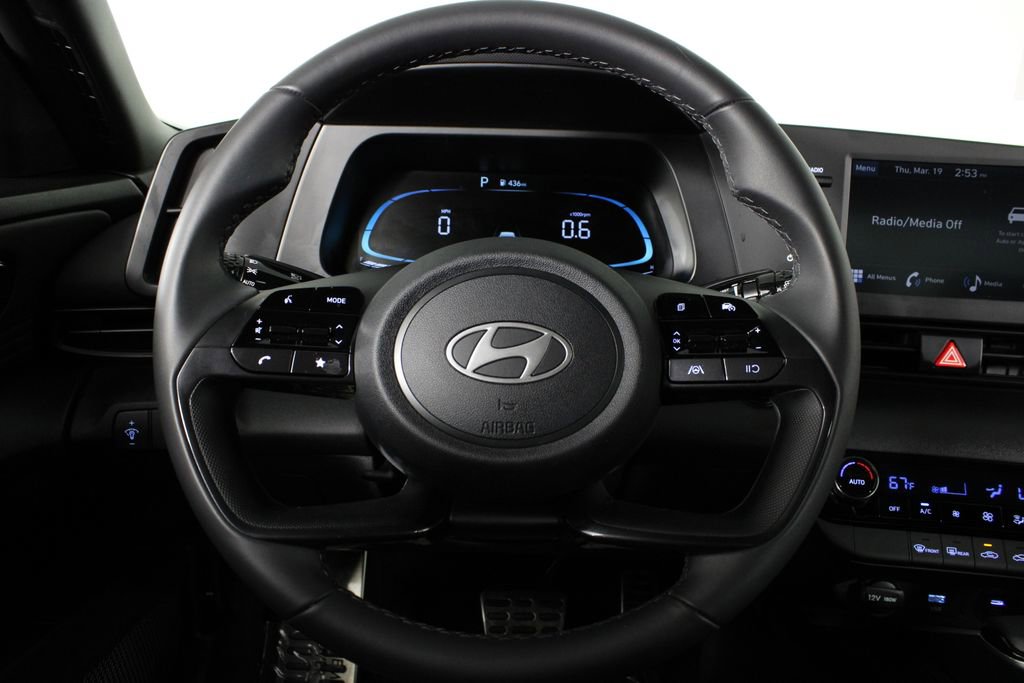 Certified 2025 Hyundai Elantra Sport image 25