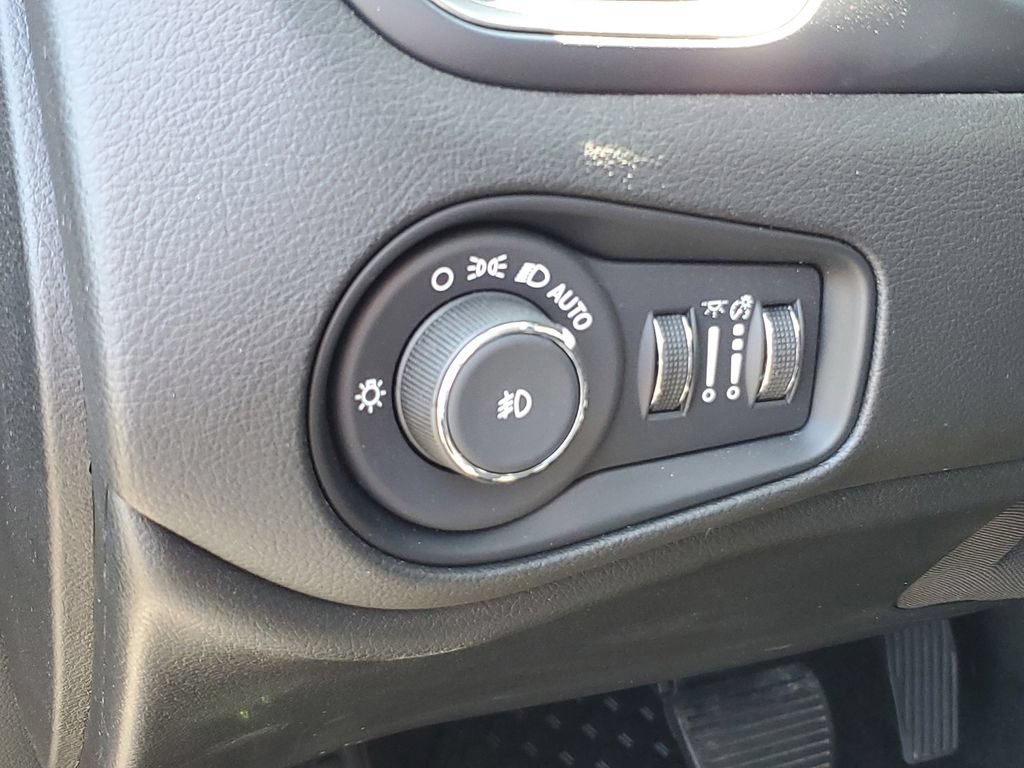 Used 2023 Jeep Renegade Limited AWD/4WD image 9