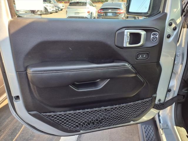 Used 2023 Jeep Gladiator Overland image 12