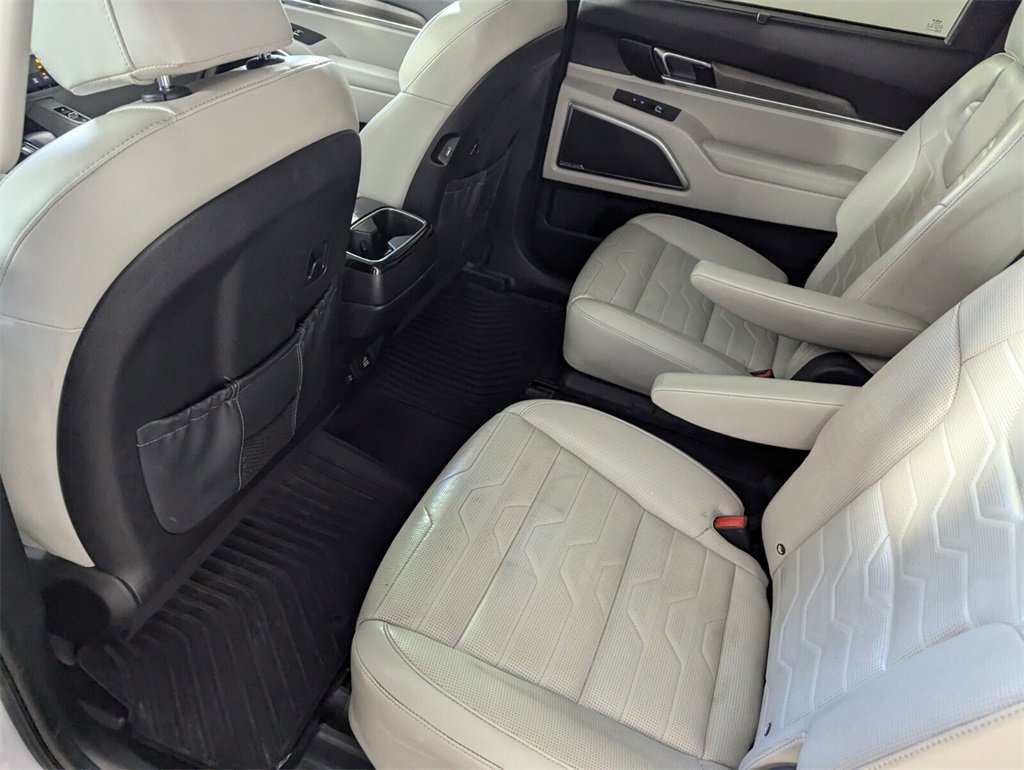 Used 2022 Kia Telluride SX w/ SX Prestige Package image 16