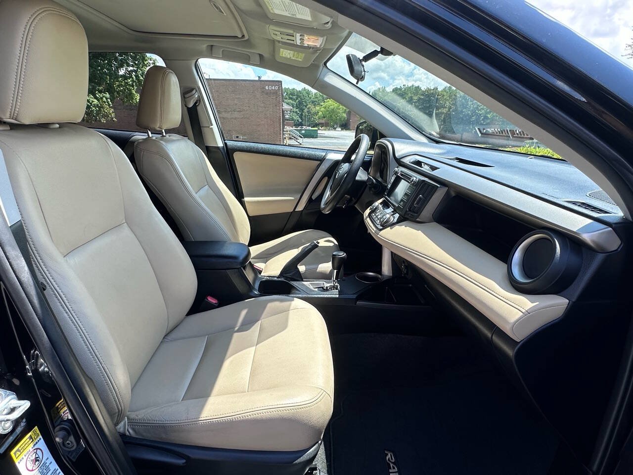 Used 2015 Toyota RAV4 XLE FWD image 10