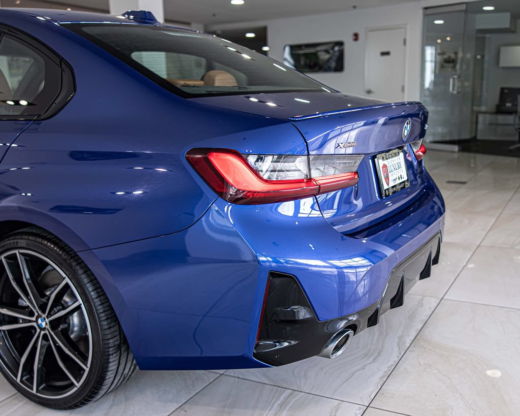 Used 2023 BMW 330i xDrive Sedan w/ M Sport Package AWD/4WD image 14