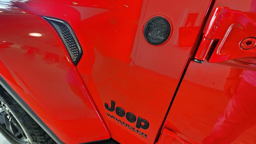 Used 2021 Jeep Wrangler Unlimited Sahara AWD/4WD image 12