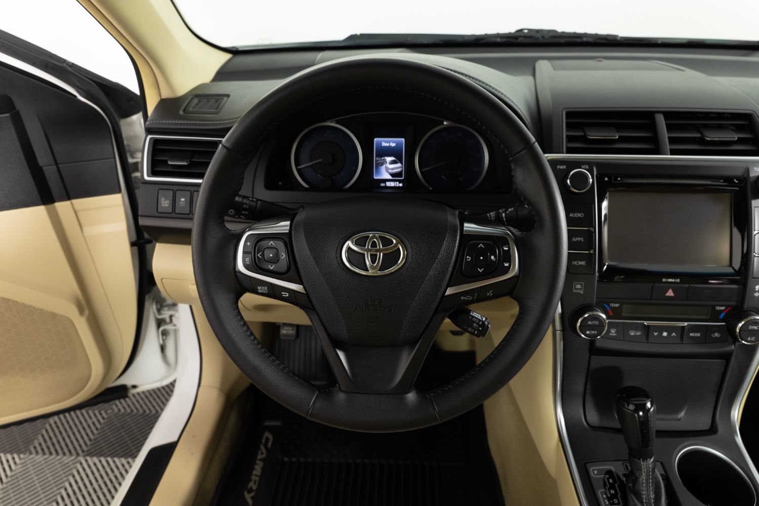 Used 2017 Toyota Camry XLE w/ Advanced Technology Package FWD image 27