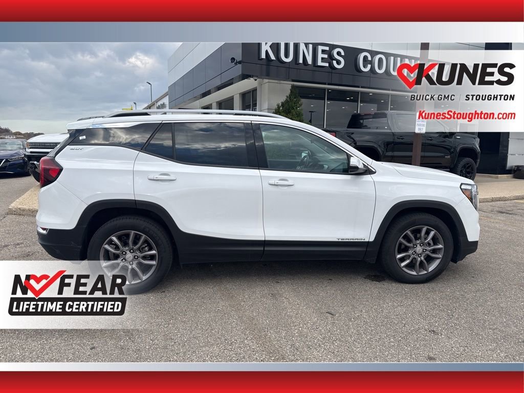 Used 2023 GMC Terrain SLT image 13