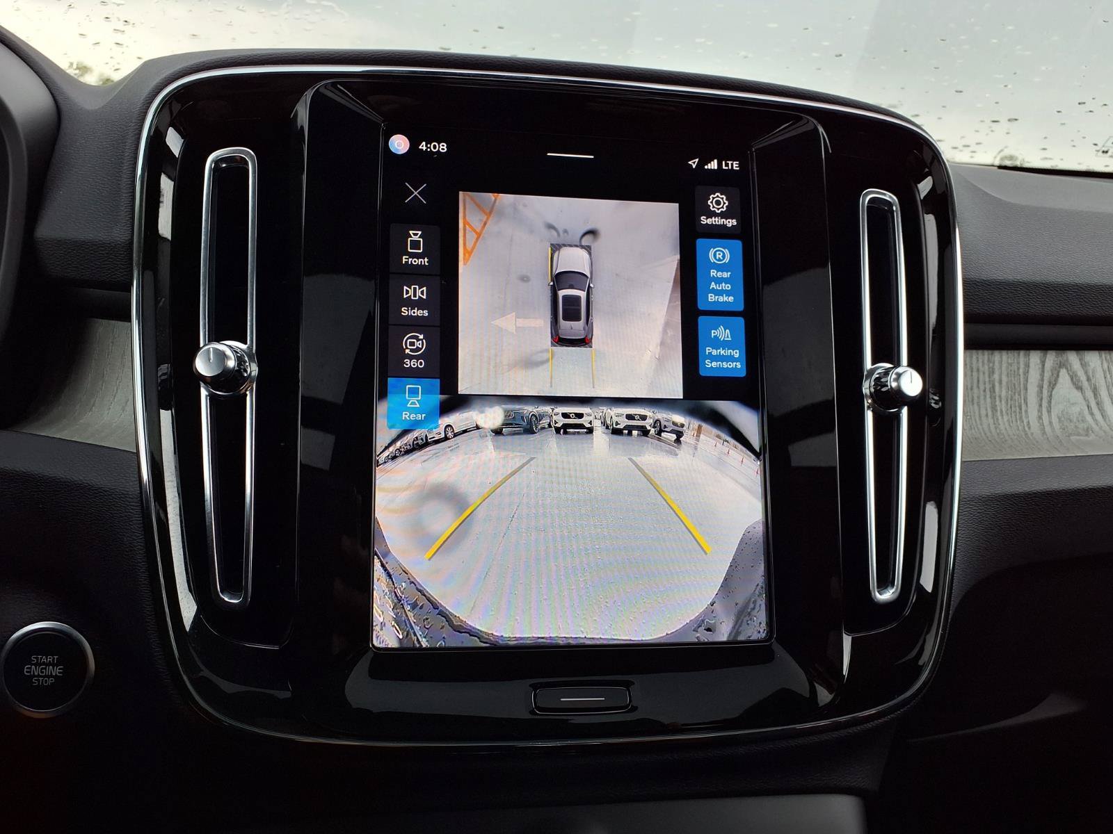 Certified 2025 Volvo XC40 B5 Ultra AWD/4WD image 27