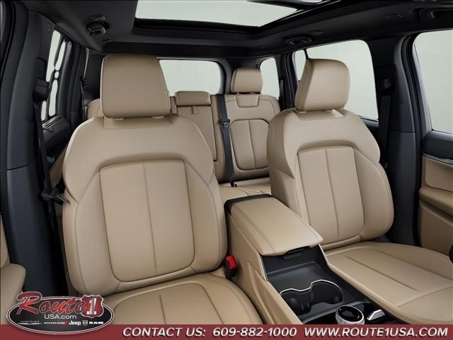 New 2026 Jeep Grand Cherokee Limited w/ Luxury Tech Group II AWD/4WD image 17