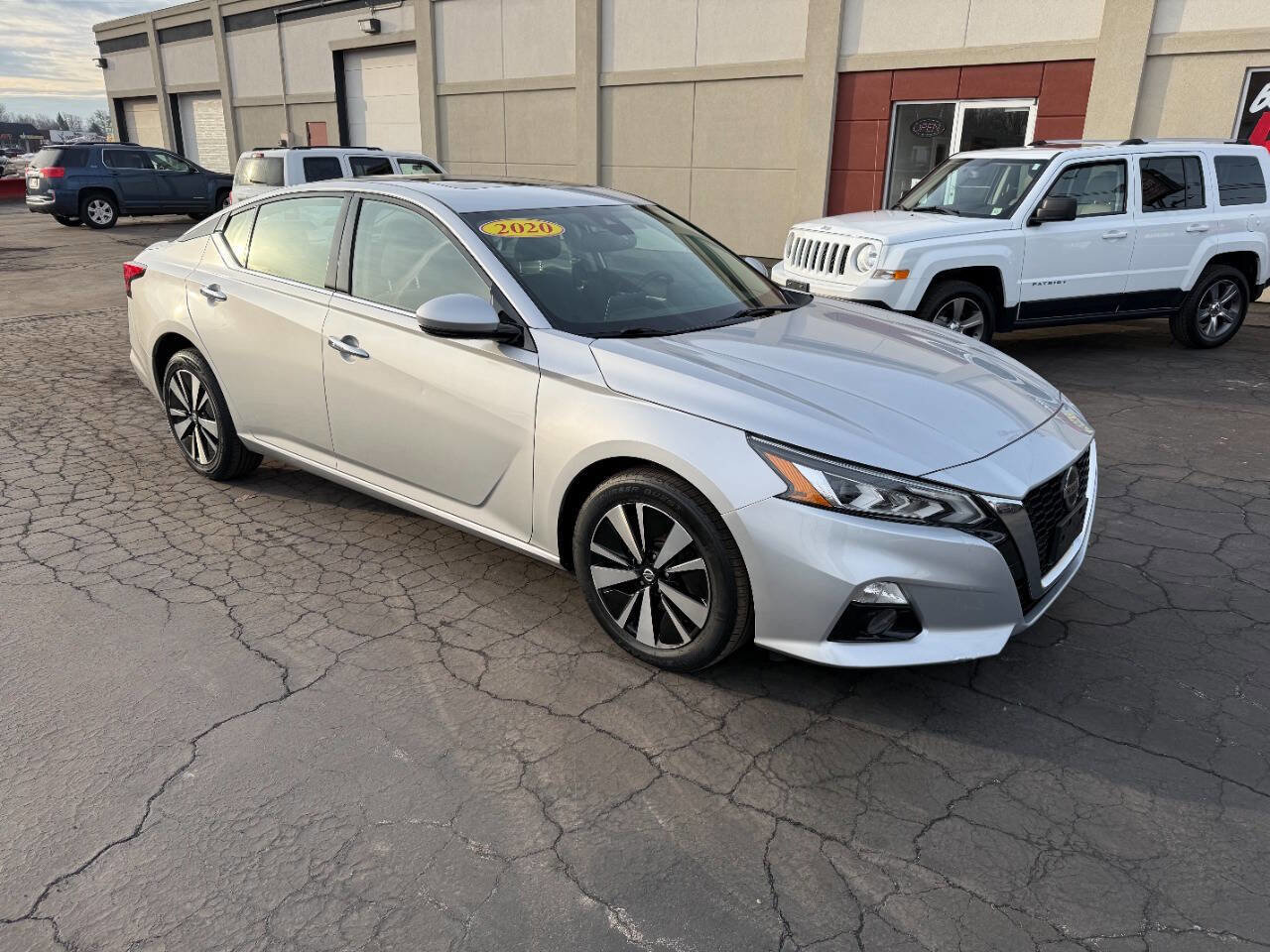 Used 2020 Nissan Altima 2.5 SV
