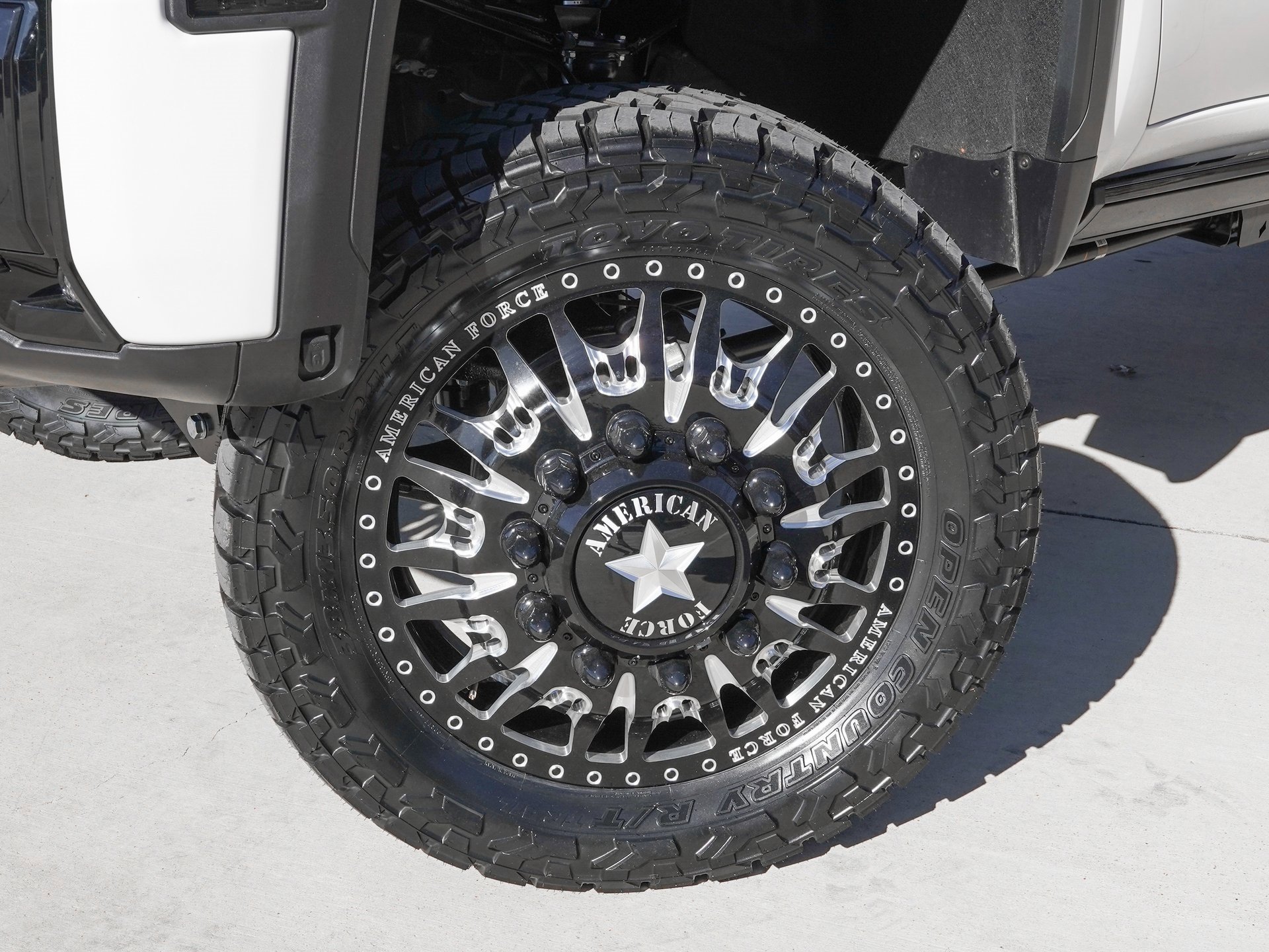 Used 2025 GMC Sierra 3500 Denali Ultimate image 32