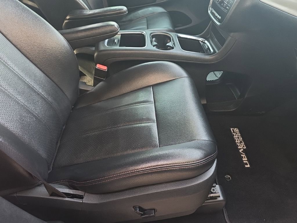 Used 2017 Dodge Grand Caravan GT image 21
