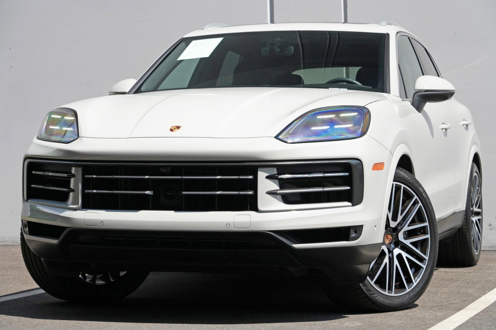 Used 2025 Porsche Cayenne w/ Premium Package Plus AWD/4WD image 3