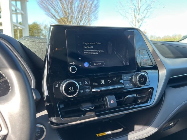 Used 2025 Toyota Highlander XLE image 23