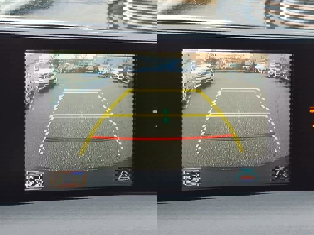 Used 2020 Lexus UX 200 w/ Premium Package image 17