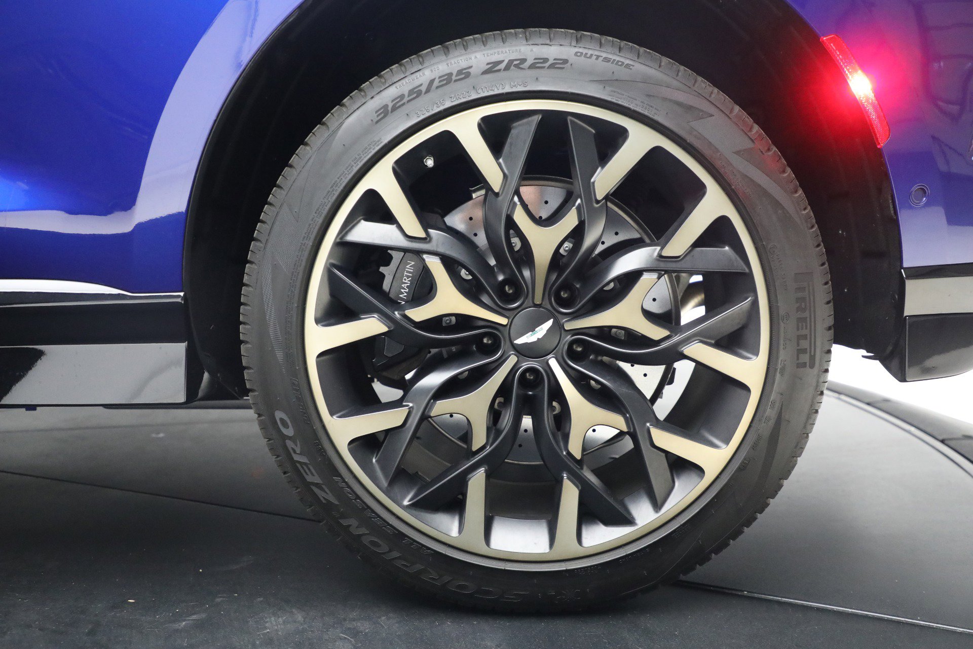 Used 2024 Aston Martin DBX 707 image 43