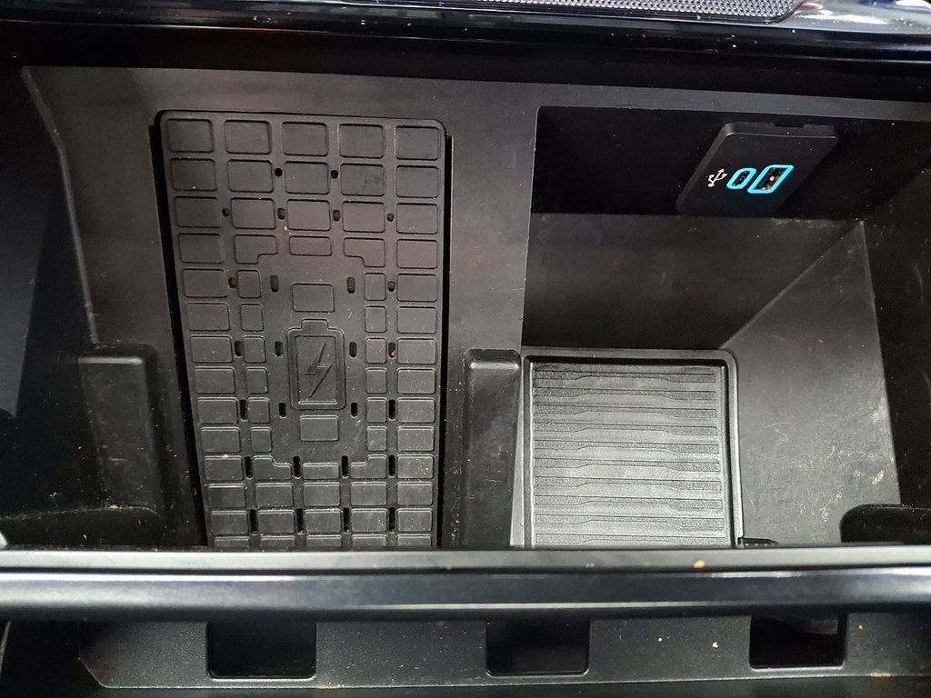 Used 2023 Ford F250 Lariat w/ Chrome Package image 28