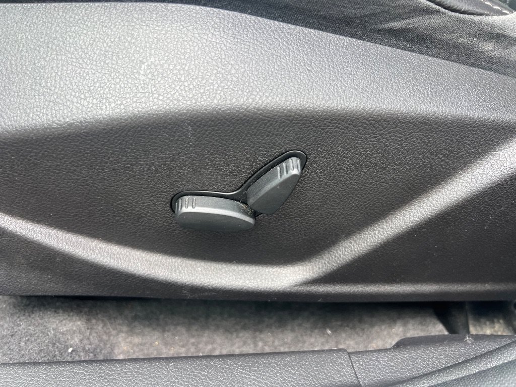 Used 2014 Ford Focus Titanium FWD image 33