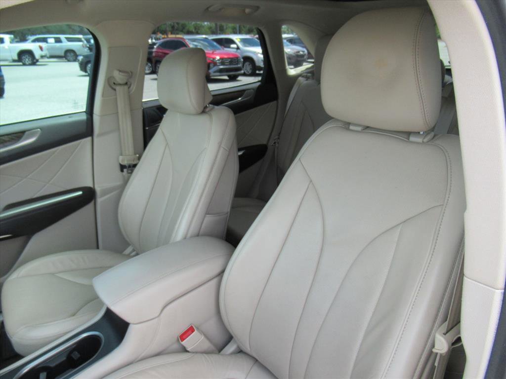 Used 2017 Lincoln MKC Reserve FWD image 17