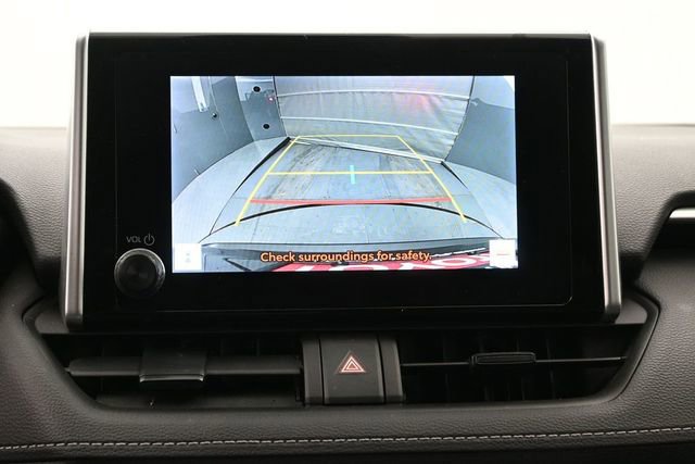 Used 2023 Toyota RAV4 LE AWD/4WD image 22