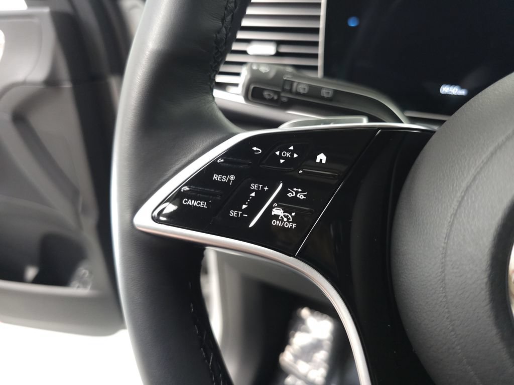 Used 2025 Mercedes-Benz GLE 450e 4MATIC image 11