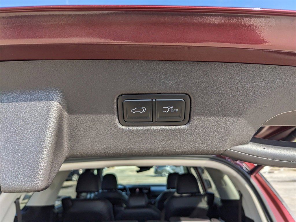 Certified 2025 Kia Carnival SX image 14