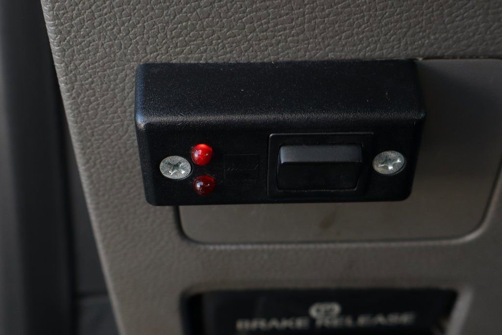 Used 2017 Ford F550 2WD Regular Cab Super Duty image 27