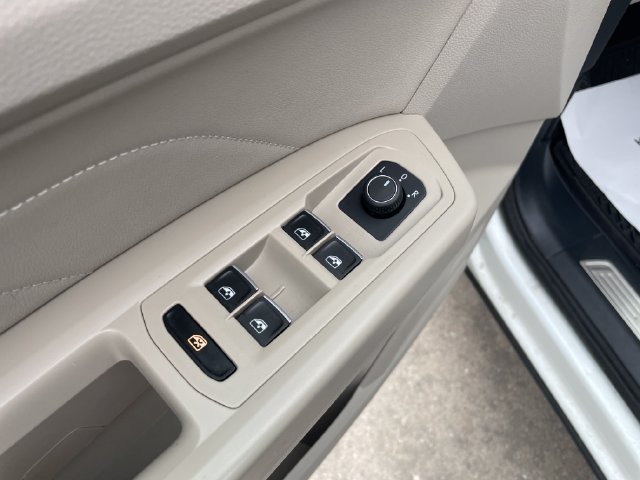 Used 2023 Volkswagen Atlas SE AWD/4WD image 21