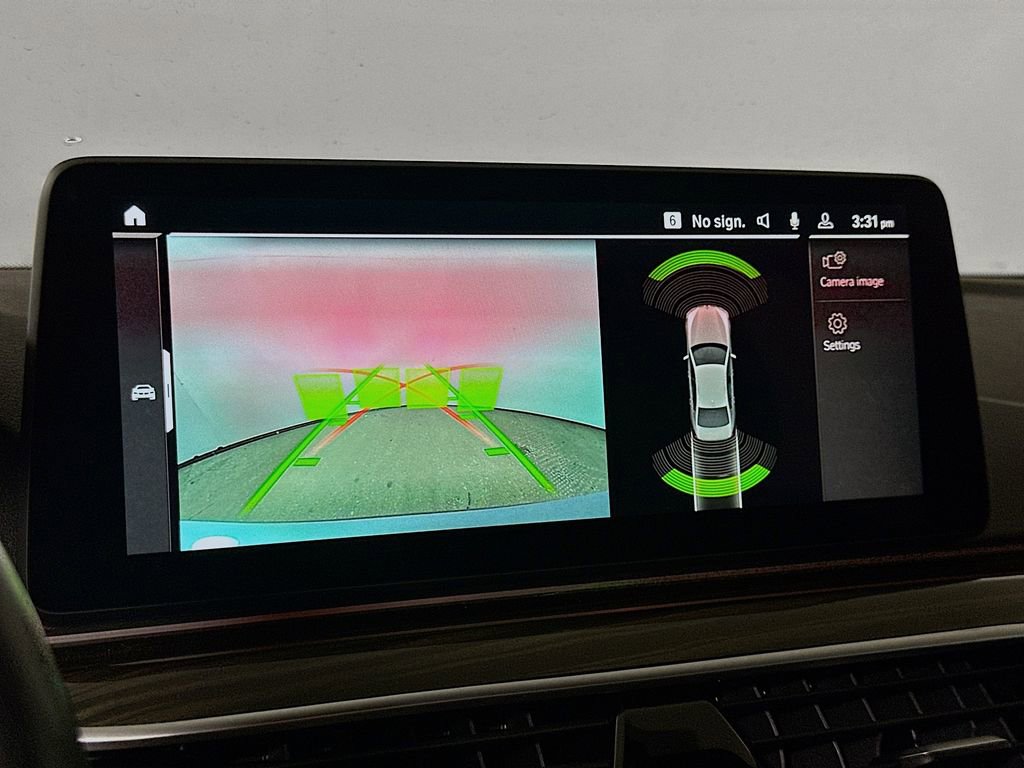 Used 2023 BMW 540i w/ Premium Package image 10