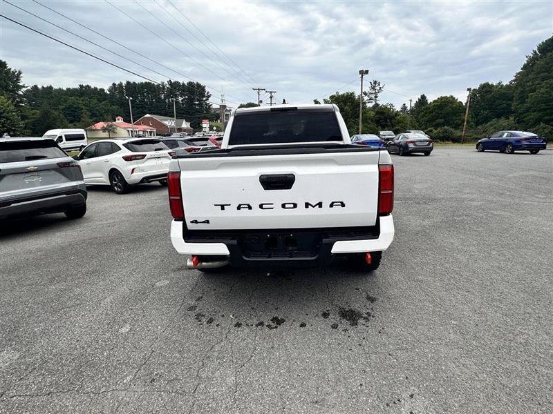 Used 2024 Toyota Tacoma TRD Off-Road AWD/4WD image 7