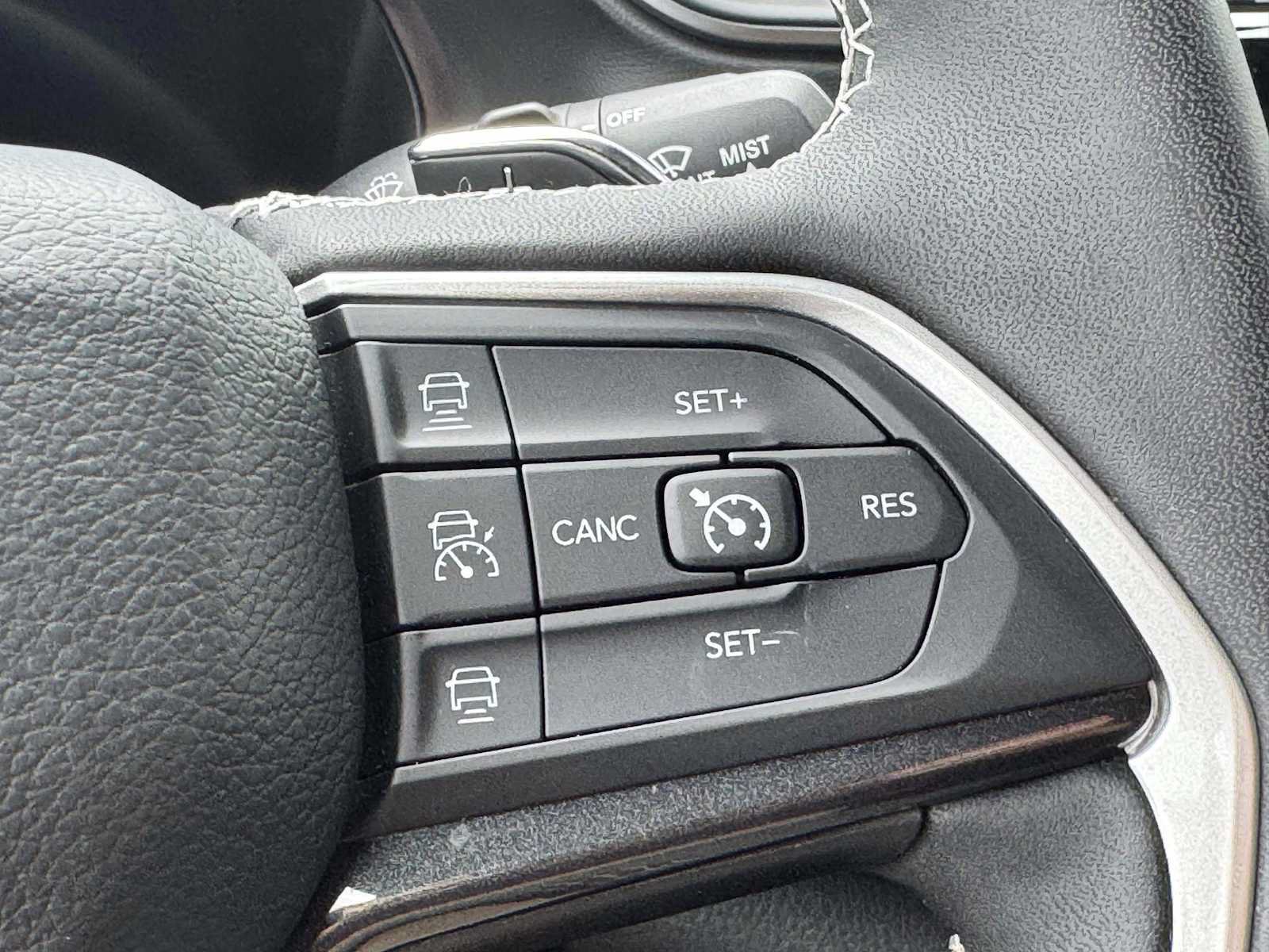 Used 2023 Jeep Grand Cherokee Altitude AWD/4WD image 29