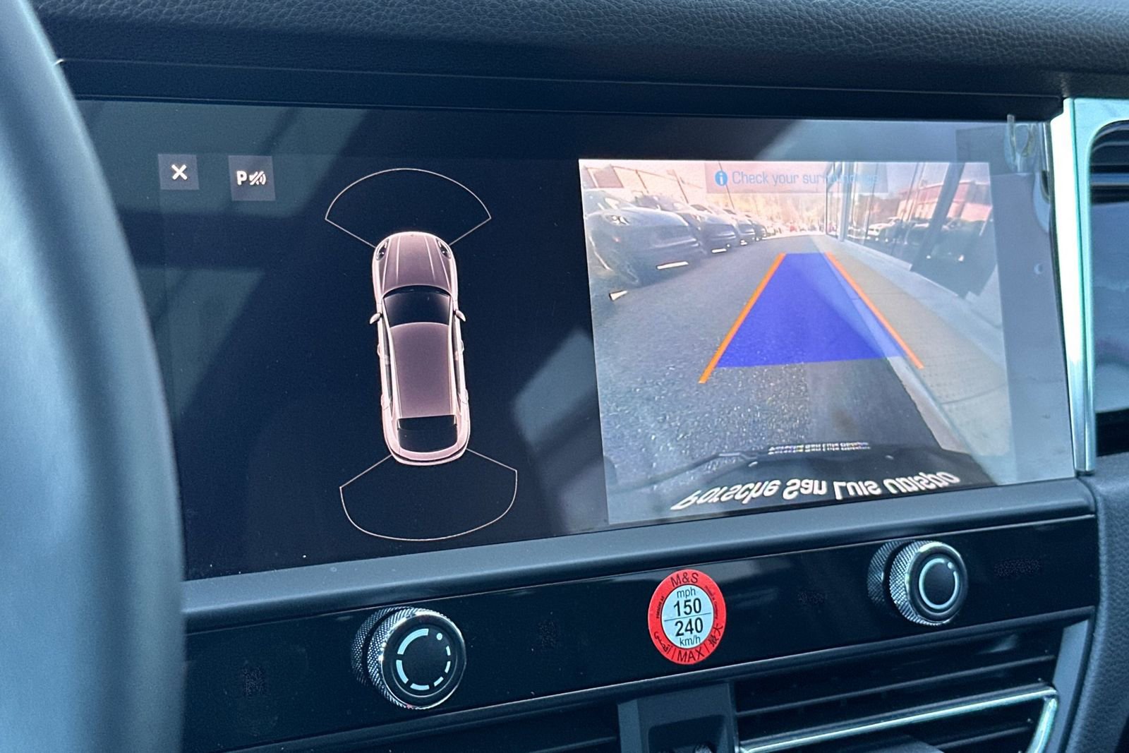 Used 2025 Porsche Macan image 24