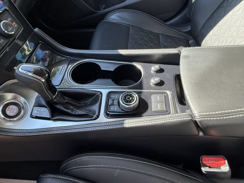 Used 2017 Nissan Maxima Platinum FWD image 28