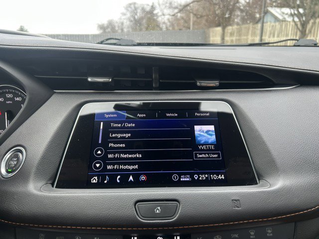 Used 2020 Cadillac XT4 Premium Luxury image 14