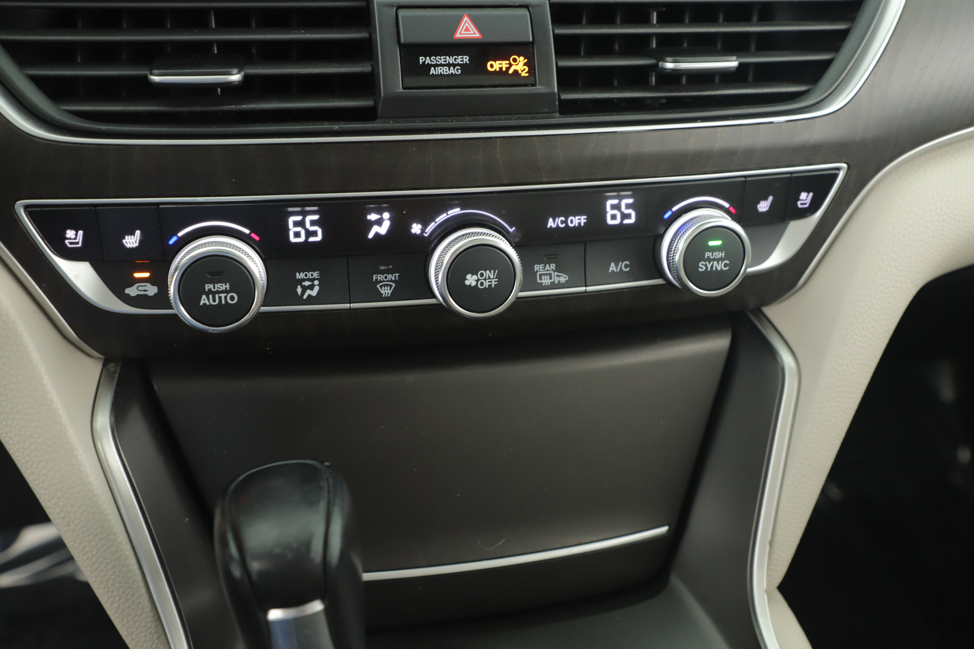 Used 2018 Honda Accord Touring image 15