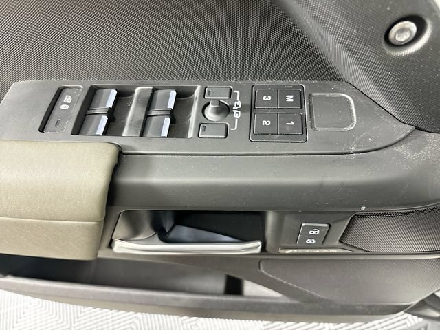 New 2025 Land Rover Defender 110 S AWD/4WD image 19