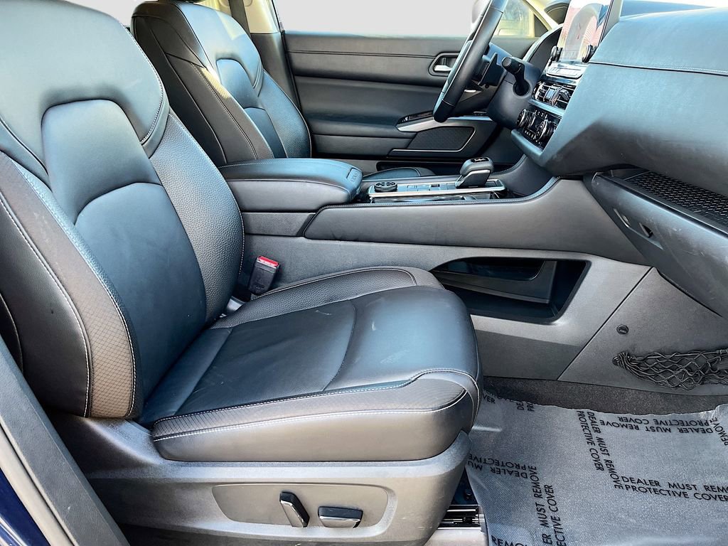 Used 2022 Nissan Pathfinder SL w/ SL Black Package image 29