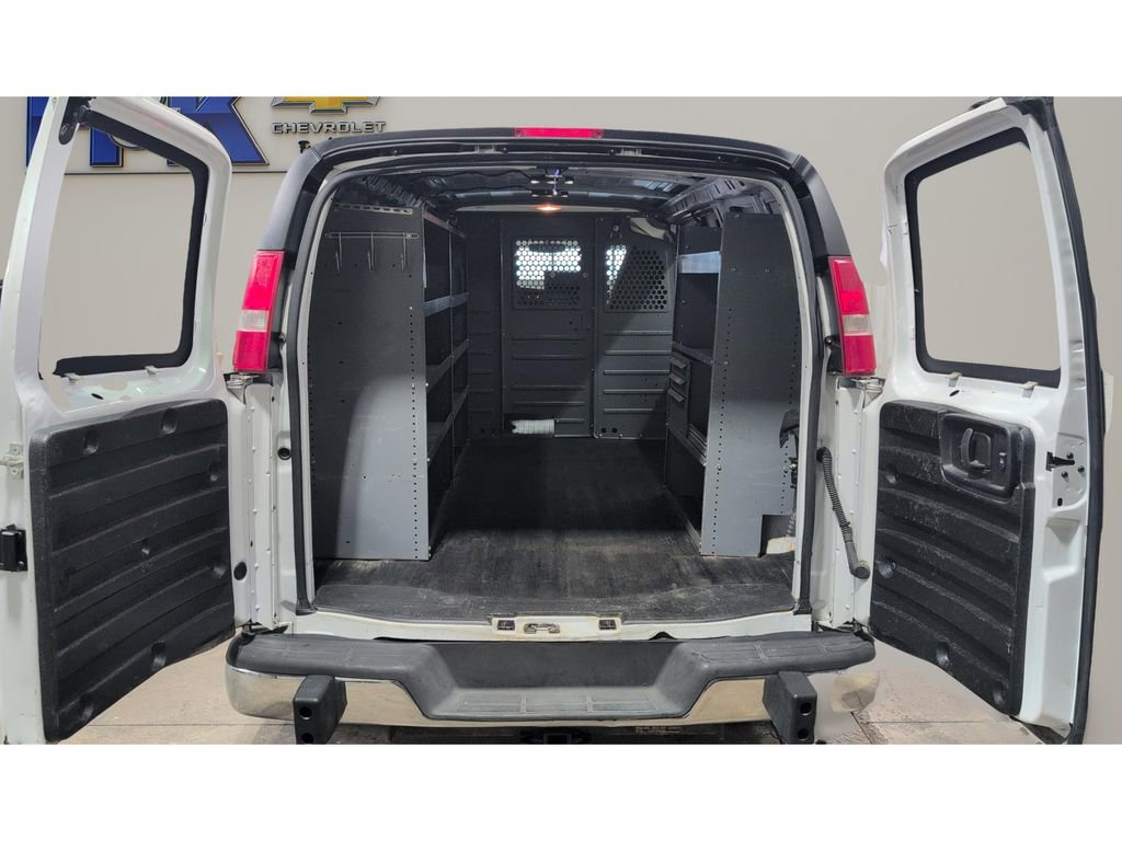 Used 2017 GMC Savana 2500 RWD image 20