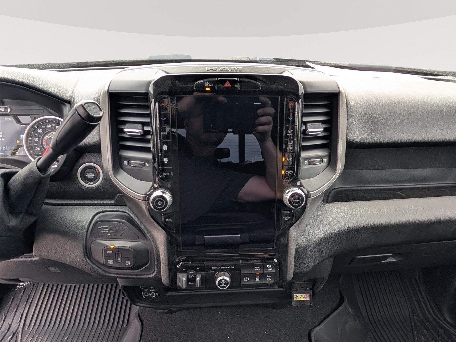 New 2025 RAM 2500 Tradesman AWD/4WD image 15
