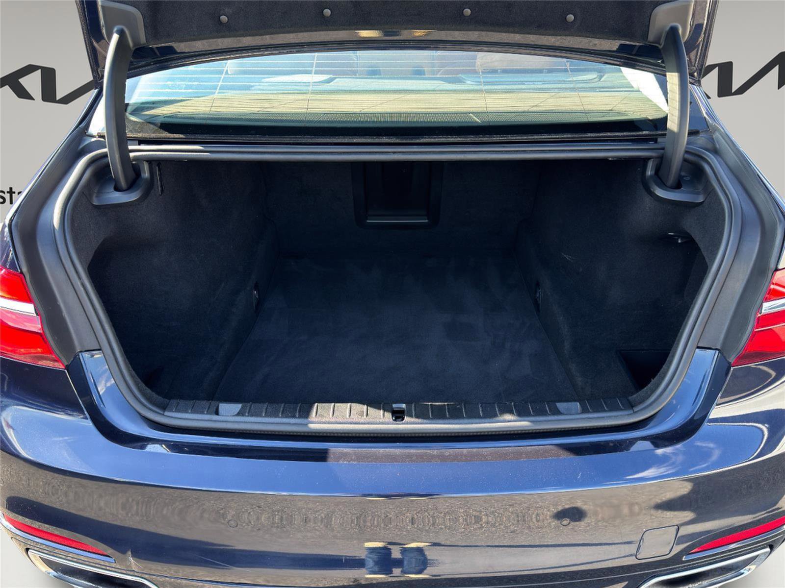 Used 2019 BMW 740i xDrive w/ Executive Package image 24