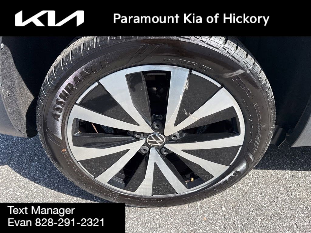 Used 2022 Volkswagen Taos SE FWD image 9