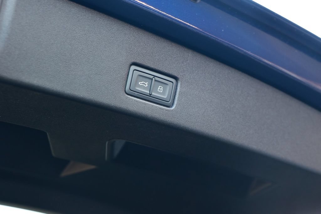 Used 2023 Audi Q4 e-tron Premium Plus w/ Premium Plus RWD image 40
