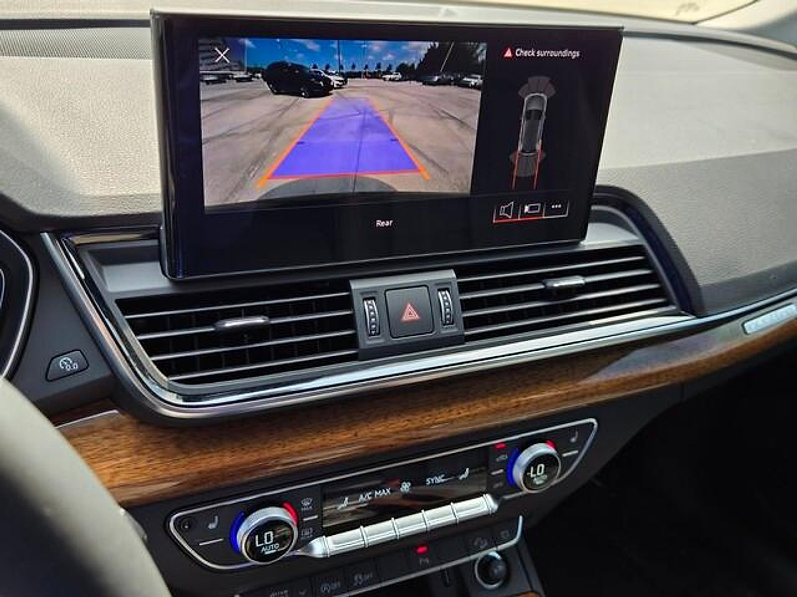 Used 2023 Audi Q5 2.0T Premium w/ Convenience Package AWD/4WD image 22