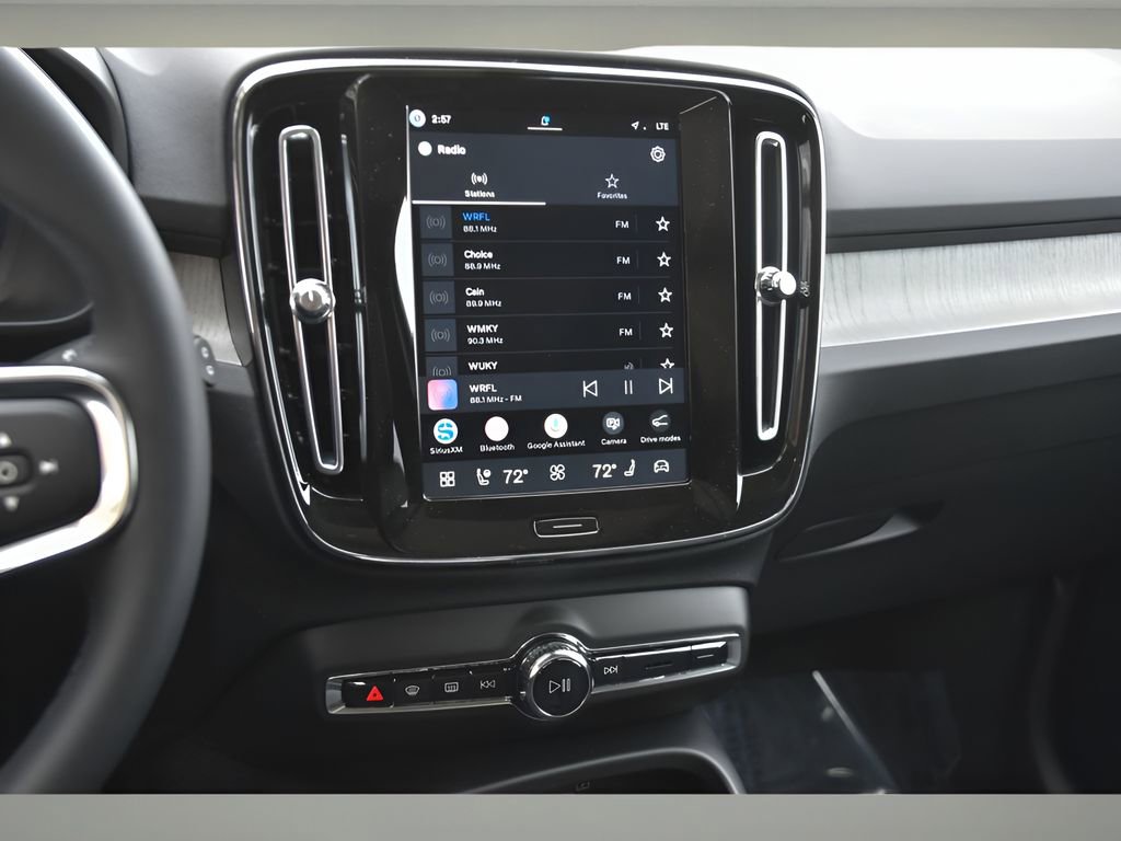 New 2026 Volvo XC40 B5 Core w/ Protection Package Premier AWD/4WD image 17
